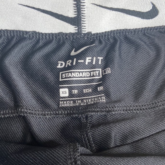Nike athletic shorts - Picture 3 of 3